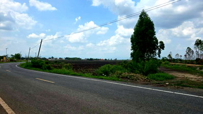 ที่ดิน นครนายก : ขายที่ดินทำเลทอง ขนาด 20 ไร่ 82 ตร.ว. ติดถนน วิวเปิดโล่ง ติดถนนดำ ใกล้วัดมณีวงค์ นครนายก เดินทางสะดวก