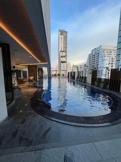 A033576 Sukhumvit Suite