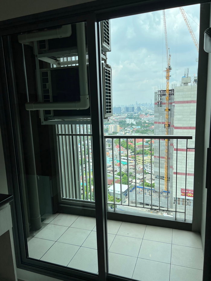 picture 𝐀𝐬𝐩𝐢𝐫𝐞 𝐒𝐚𝐭𝐡𝐨𝐫𝐧 𝐑𝐚𝐭𝐜𝐡𝐚𝐩𝐫𝐮𝐞𝐤 ✨Fully Furniture and electronic appliance //contact LineID:@thirdproperty - 3/8