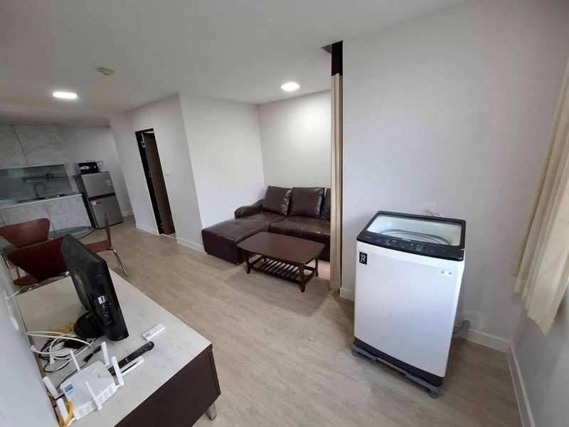 picture A033968 J.W. Boulevard Srivara - 2/8