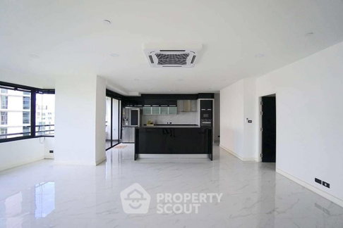 คอนโด 3-ห้องนอน ที่ มูน ทาวเวอร์ คอนโดมิเนียม ใกล้ BTS ทองหล่อ (ID 803451)