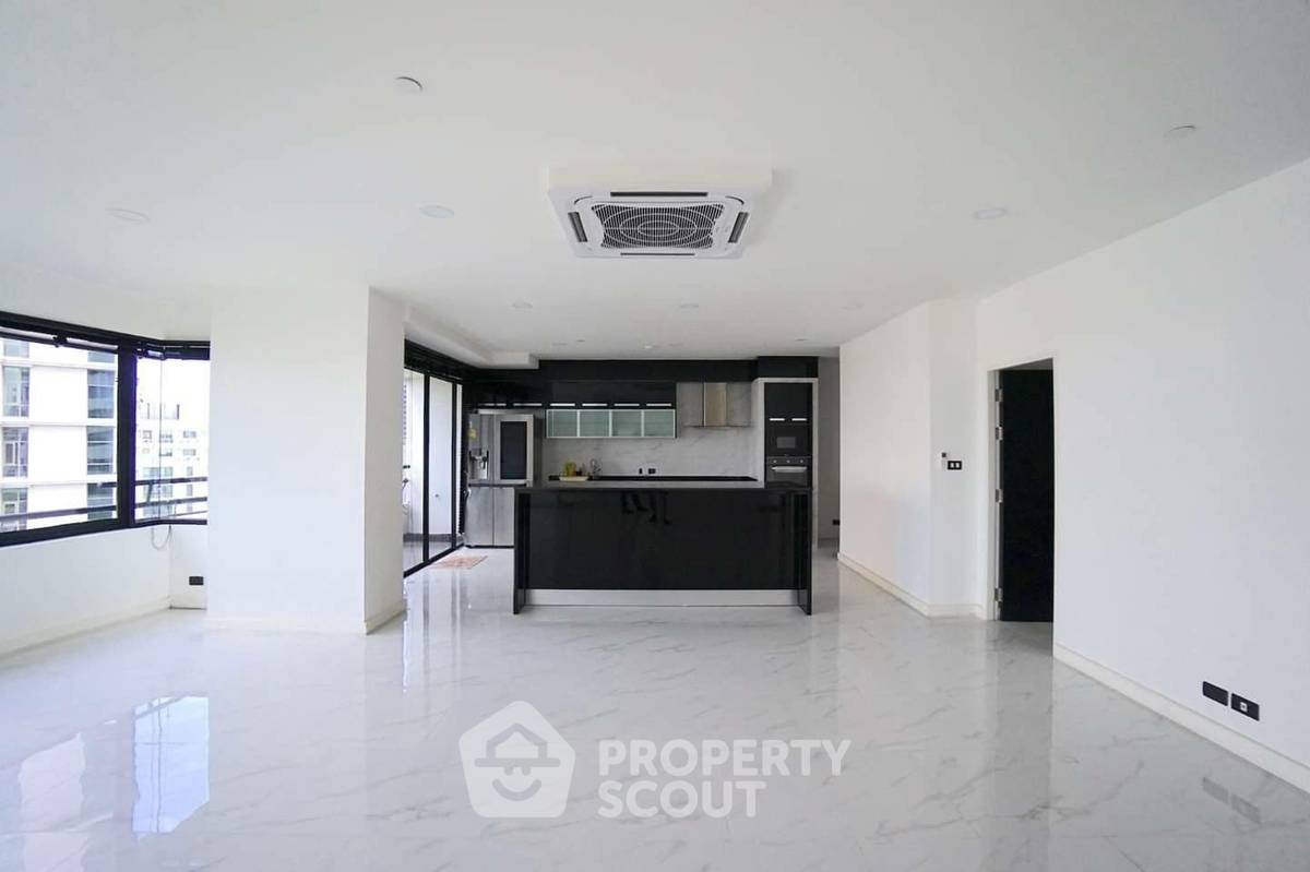 picture 3-BR Condo at Moon Tower Condominium near BTS Thong Lor (ID 803451) - 1/8