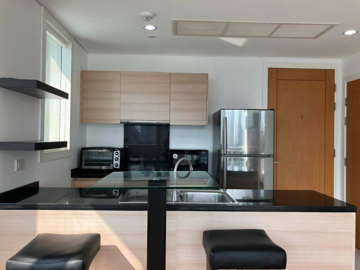 รูป ให้เช่า Wind Sukhumvit 23 ห้องมุมรีโนเวทใหม่ 52 ตร.ม. ใกล้ BTS อโศก เพียง 350 ม. ราคา 35,000 บาท - รูปที่ 2/9
