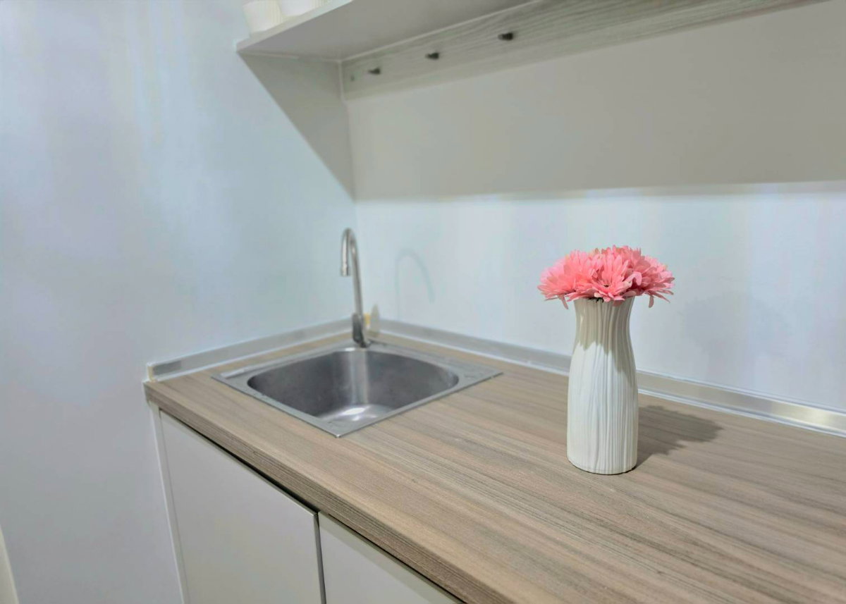 รูป ห้องน่ารักๆ สดใส สไตล์คนชอบของคิ้วท์ๆ มาเพิ่มแล้วค่ะ ขาย V condo ลาดกระบัง เฟส B ห้องสวย พร้อมหิ้วกระเป๋าเข้าอยู่ - รูปที่ 20/35