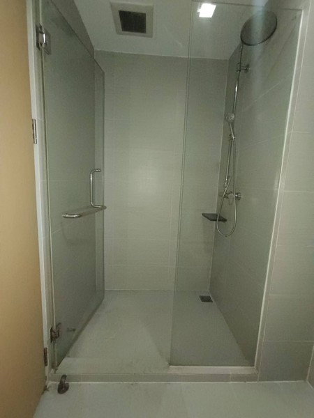 picture A033803 Issara @ 42 Sukhumvit - 8/8