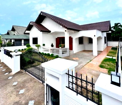 Houses for sale Bang Lamung Chonburi : For Sale House , Paradise Hill 2 , Nong Prue , Bang Lamung , Chon Buri , CX-156637 ✅ Live chat with us ADD LINE @connexproperty ✅