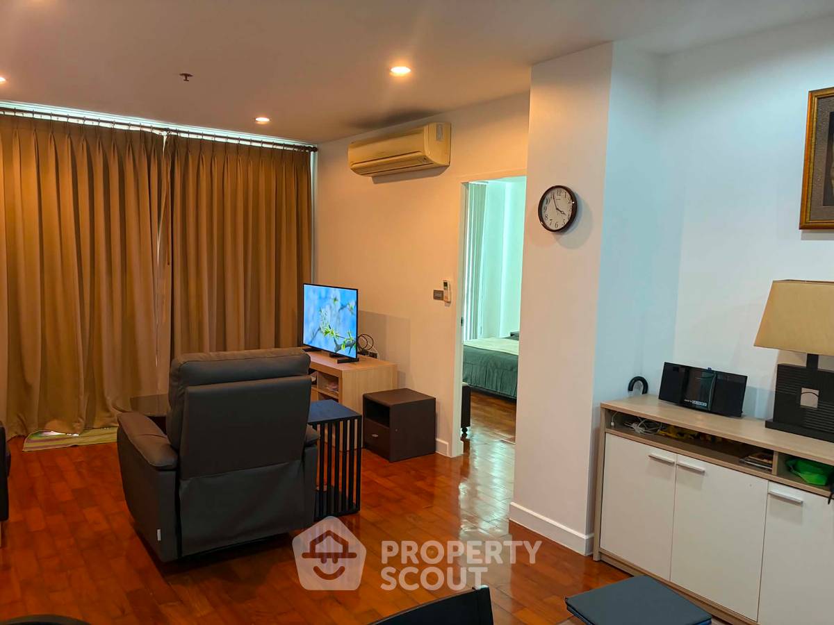 picture 2-BR 82 Sqm On 17th Floor, Baan Siri Silom Near BTS Surasak (100m) (ID 2945369) - 3/8