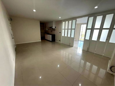 Condos for sale : A034090 Baan Rommai Sanambinnam