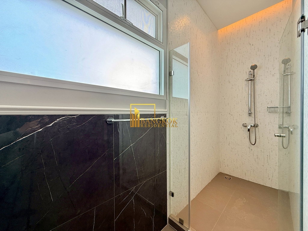 รูป Newton Tower | Expansive 2 Bedroom Condo For Rent in Nana - BR61410CD - รูปที่ 26/37