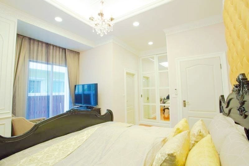 รูป ขาย บ้านเดี่ยว แกรนด์ บางกอก บูเลอวาร์ด รัชดา – รามอินทรา 2 ขนาด 96 ตร.วา. พื้นที่ใช้สอย 487 ตรม. สวยหรู ตกแต่งครบ พร้อมเข้าอยู่ - รูปที่ 3/12