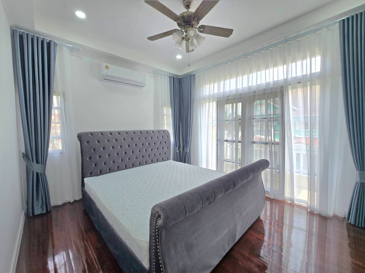 รูป บ้านเดี่ยว2ชั้น หมู่บ้านพาร์คเวย์ ชาเล่ต์ หลังมุม รามคำแหง190/1 บ้านไซส์ใหญ่ ราคาสุดคุ้ม แต่งพร้อมอยู่ ทำเลดี  - รูปที่ 32/46