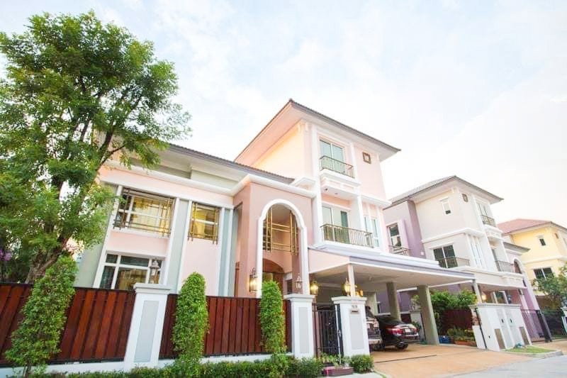 รูป ขาย บ้านเดี่ยว แกรนด์ บางกอก บูเลอวาร์ด รัชดา – รามอินทรา 2 ขนาด 96 ตร.วา. พื้นที่ใช้สอย 487 ตรม. สวยหรู ตกแต่งครบ พร้อมเข้าอยู่ - รูปที่ 1/12