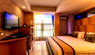 Apartment building for sale University of the Thai Chamber of Commerce : For sale: Hotel, good location in Soi Sukhumvit 11