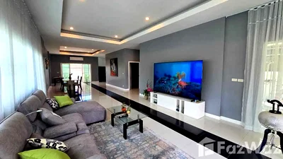 Houses for sale Chonburi : Beautiful hosue with private financing 6384073