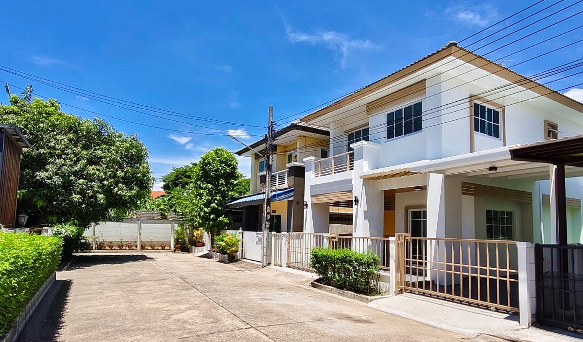 รูป บ้านสวย  รีโนเวทใหม่ หมู่บ้านวิลล่า คุณาลัย  ติดถนนวัดลาดปลาดุก  บางบัวทอง  ใกล้เซ็นทรัล เวสเกต - รูปที่ 2/8