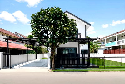 บ้านเดี่ยว ถนนรัตนาธิเบศร์ : บ้านเดี่ยว  รีโนเวทใหม่  ติดถนนรัตนาธิเบศร์   #หมู่บ้านกฤษดานคร 10    MRT อยู่แค่หน้าหมู่บ้าน (สถานีสามแยกบางใหญ่)