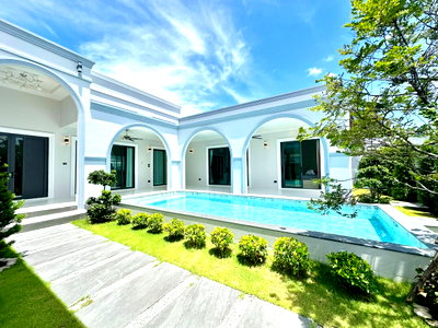 Houses for sale Bang Lamung Chonburi : Single Storey Luxury Pool Villa for Sale in Mabprachan Pattaya Prime Zone