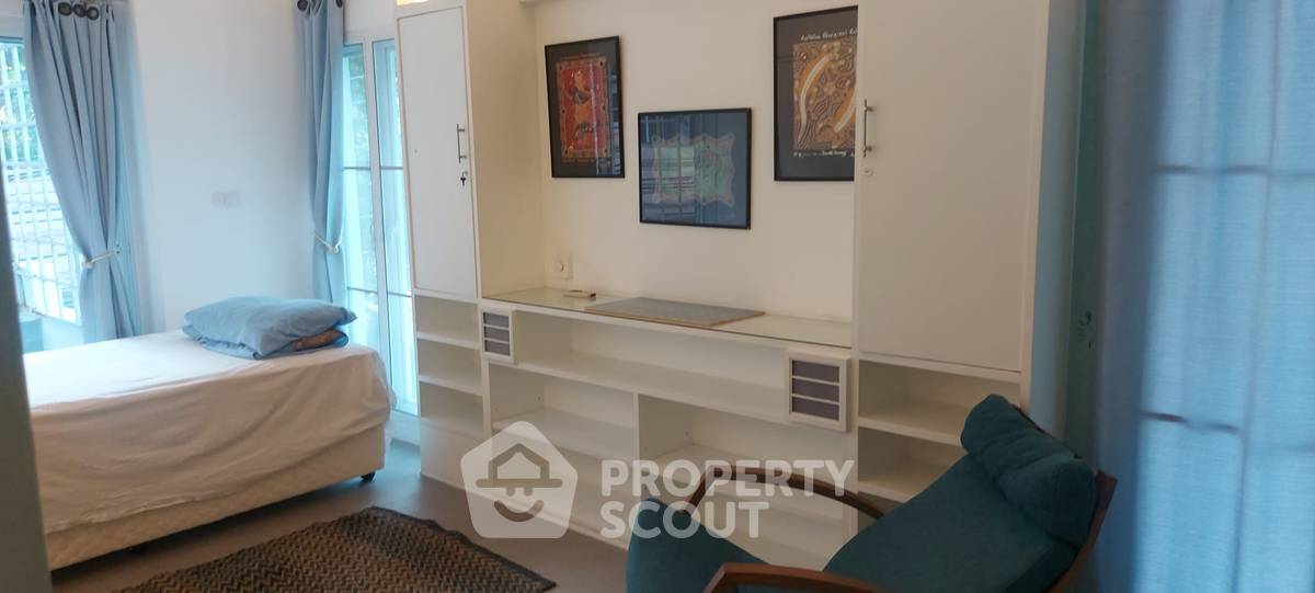 picture 3-BR Condo at Siam Penthouse 2 Condominium near MRT Lumphini (ID 878145) - 4/13