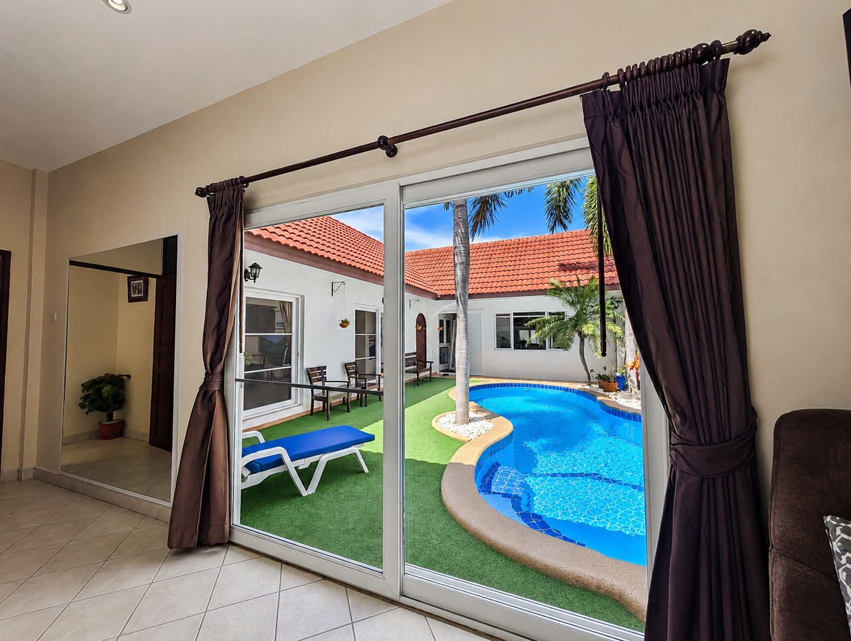 รูป Pool Villa for Sale in Toongklom Talman Fully Furnished - รูปที่ 9/18