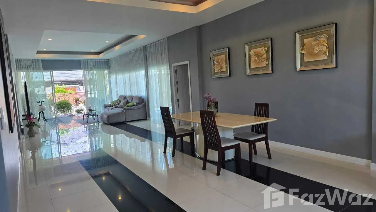 picture Beautiful hosue with private financing 6384073 - 10/21