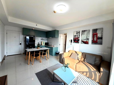 คอนโดให้เช่า : Condo for RENT : Fuse Mobius Ramkhamhaeng   55 sqm.  𝐓𝐲𝐩𝐞 : 2 Bed 2 Bath / Pool View  𝐅𝐥𝐨𝐨𝐫 : 20th  Fully furnished