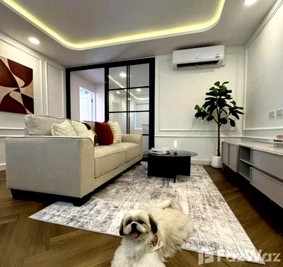 Condos for sale : Grand park town pet friendly 6257332
