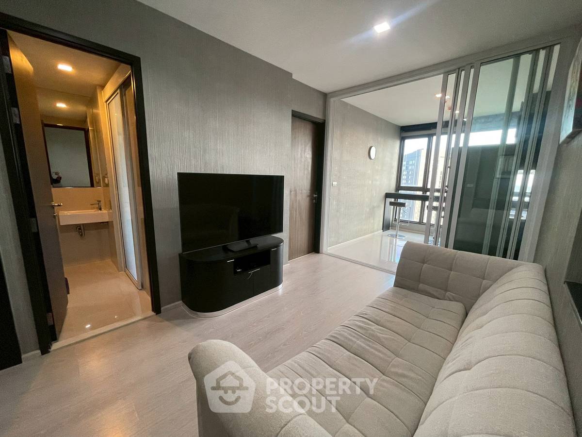 picture 1-BR Condo at Rhythm Sukhumvit 44/1 near BTS Phra Khanong (ID 2944038) - 2/9