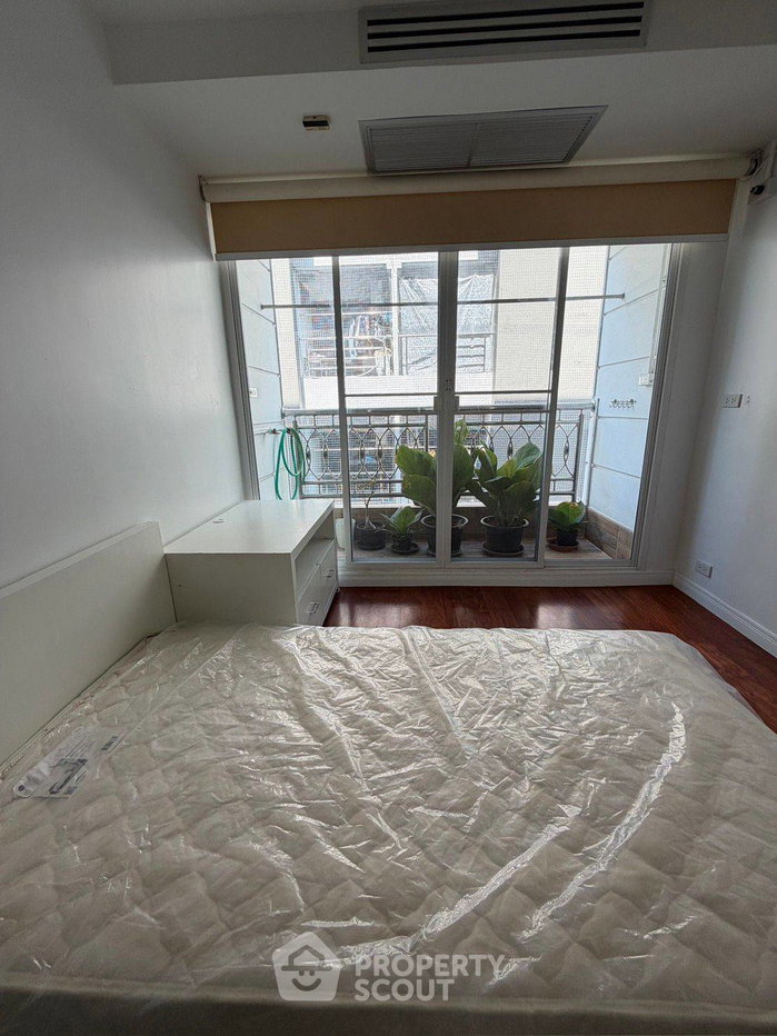 picture 2-BR Condo at Baan Thanon Sarasin Condominium near BTS Ratchadamri (ID 1995884) - 19/20