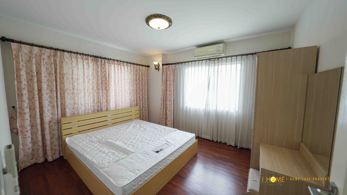 picture A house two storey for rent with 3 bedrooms,4 toilets and 1 kitchen. #ASS-H0260 - 28/38