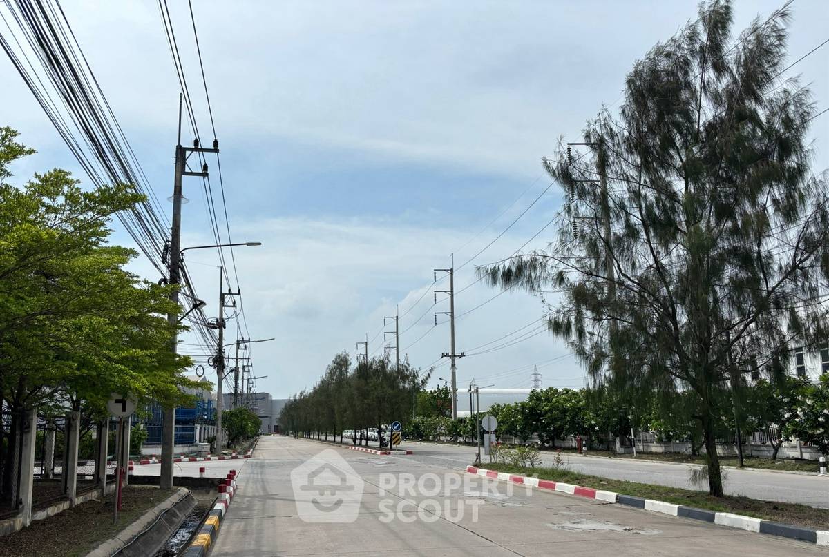 picture 8,000 m² Land for Sale in Chomphon (ID 2933084) - 4/4