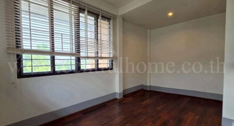 รูป บ้านเดี่ยว 3 ชั้น พร้อมที่ดิน 100 ตารางวา ปลูกสร้างเอง วัสดุคุณภาพ สภาพดี พร้อมเข้าอยู่ - รูปที่ 31/36
