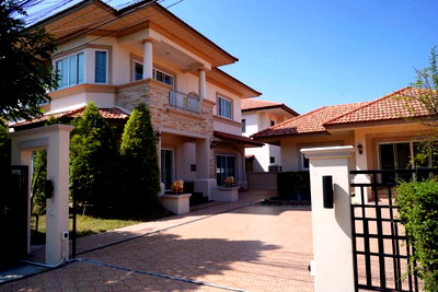 บ้านเดี่ยว เชียงใหม่ : ขายบ้านเดี่ยวหลังใหญ่ ในโครงการดิโอเรียนทอล ต.ไชยสถาน อ.สารภี จ.เชียงใหม่ เดินทางสะดวก ใกล้เมือง (H463) T.0946511456