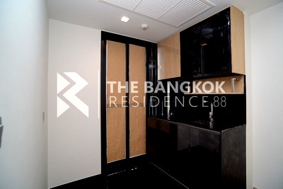 Condos for sale : The Line Jatujak-Mochit Ready-to-move-in Condo at an Amazing Price!! near BTS Mo Chit