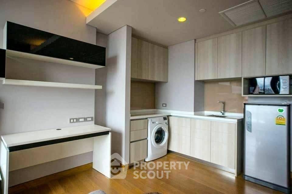 picture 25th-Floor 1-BR Condo At The Lumpini 24 Near BTS Phrom Phong (ID 2737275) - 4/6