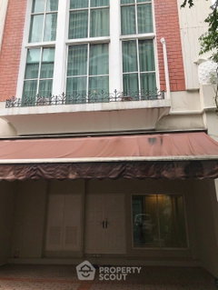 รูปภาพ 4-BR Townhouse at Baan Klang Krung (British Town - Thonglor) near BTS Thong Lor (ID 1286028)