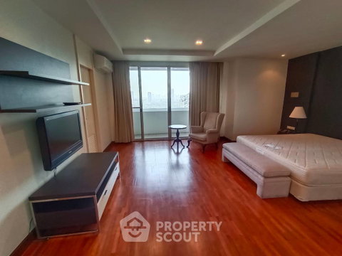 2-BR Condo at Newton Tower Condominium near BTS Nana (ID 996704)