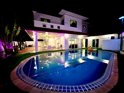 Houses for rent Bang Lamung Chonburi : KT0435🏊Jomtien Beach Pool villa 5Bedroom 440sqm🛋️Fully furnished🏊Private Swimming Pool🌳Garden