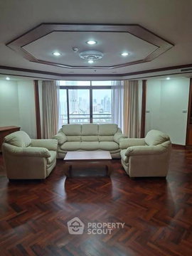 3-BR Condo at Ruamsuk Condominium near BTS Thong Lor (ID 2940313)