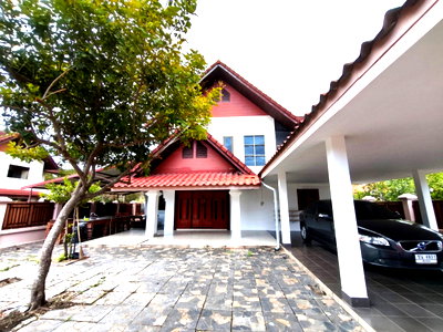 Houses for rent North Chiang Mai University : Two-story detached house for rent in a community near Nam Phrae, #Hang Dong, only 33,000 THB/month   #AHD-H1321