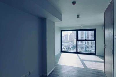 รูป SL180/[ขาย / เช่า] คอนโดหรูเพดานสูงทำเลทองติดรร.ดัง: เดอะ ลอฟท์ สีลม (The Lofts Silom) - รูปที่ 6/16