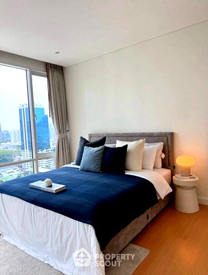 Condos for rent : Pet-Friendly 2-BR 96 Sqm Condo, Fullerton Sukhumvit, 400m to BTS Ekkamai (ID 2727295)