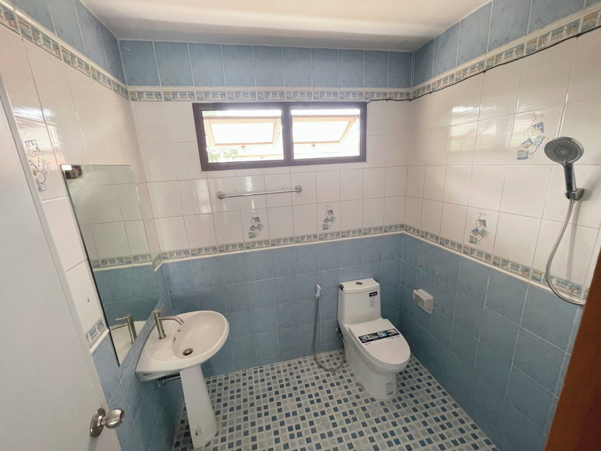 picture  Detached House for rent with 3 Bedrooms, 3 Bathrooms, 1 Kitchen   #A6-H0131   - 13/15