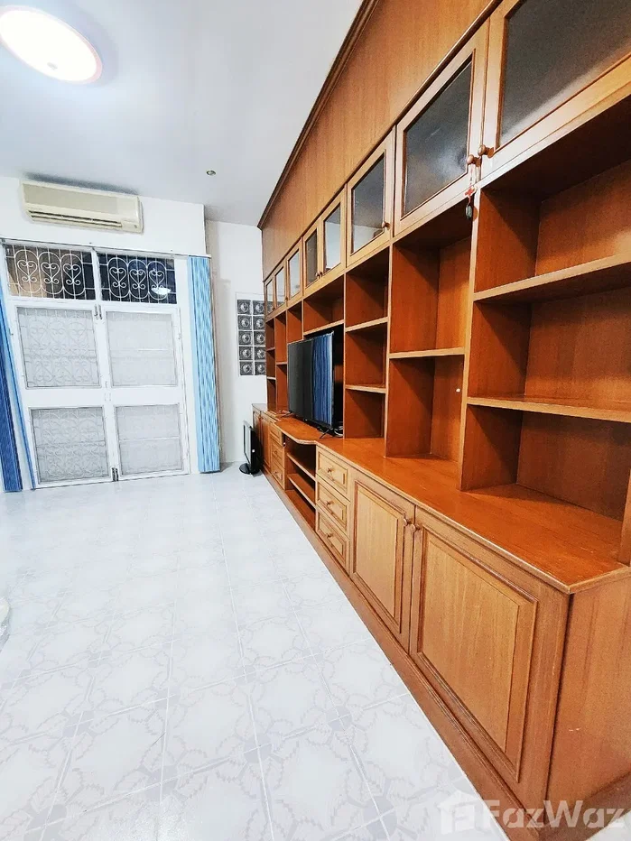 picture Spacious 3 Bed Home Near OAK 2016601 - 10/12