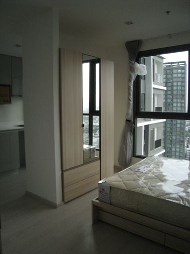 ให้เช่า Ideo Mobi Sathorn ห้องสวย ราคาดีมากๆ หายากสุดๆ ตกแต่งเฟอร์ครบ พร้อมจอง !! DS3174 | Line @Dstay