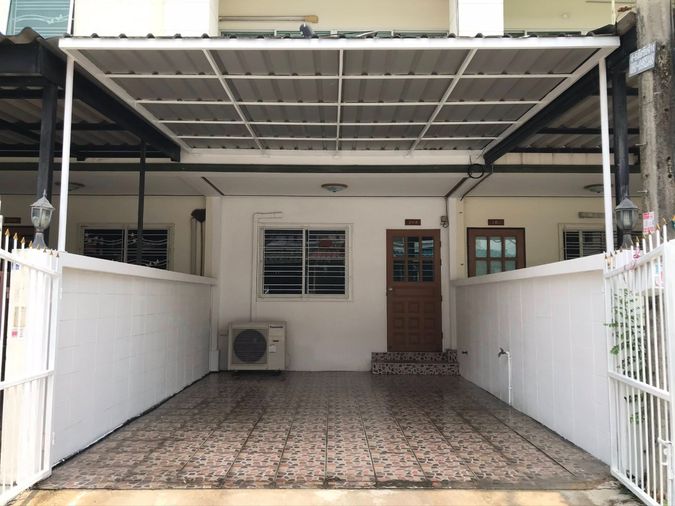 ขายทาวน์โฮม 2 ห้องนอน 17.5 ตร.ว. บ้านมารวย ร่มเกล้า