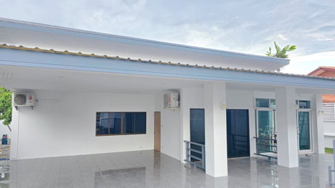Single-story house for rent, 3 bedrooms, 4 bathrooms, 1 kitchen, 2 parking spaces. #A6-H0474