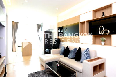 Condos for sale : Comfortable and Ready to Move-in Rhythm Phahol - Ari near BTS Sena Ruam