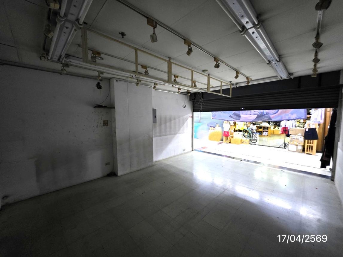 picture OFFICE 23.63 Sq.w. Pom Prap Sattru Phai Bangkok for 3.3M - 16/22