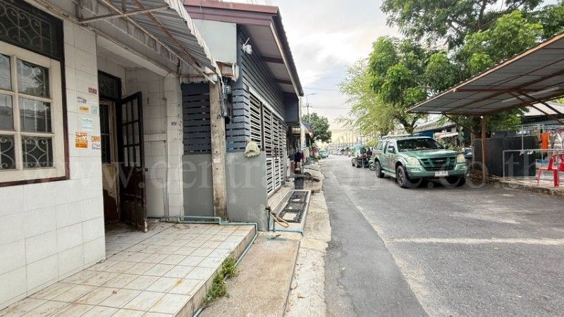 รูป ทาวน์เฮ้าส์ สินสมบูรณ์ ติดถนนพุทธมณฑลสาย 4 ราคาถูกมาก - รูปที่ 2/14