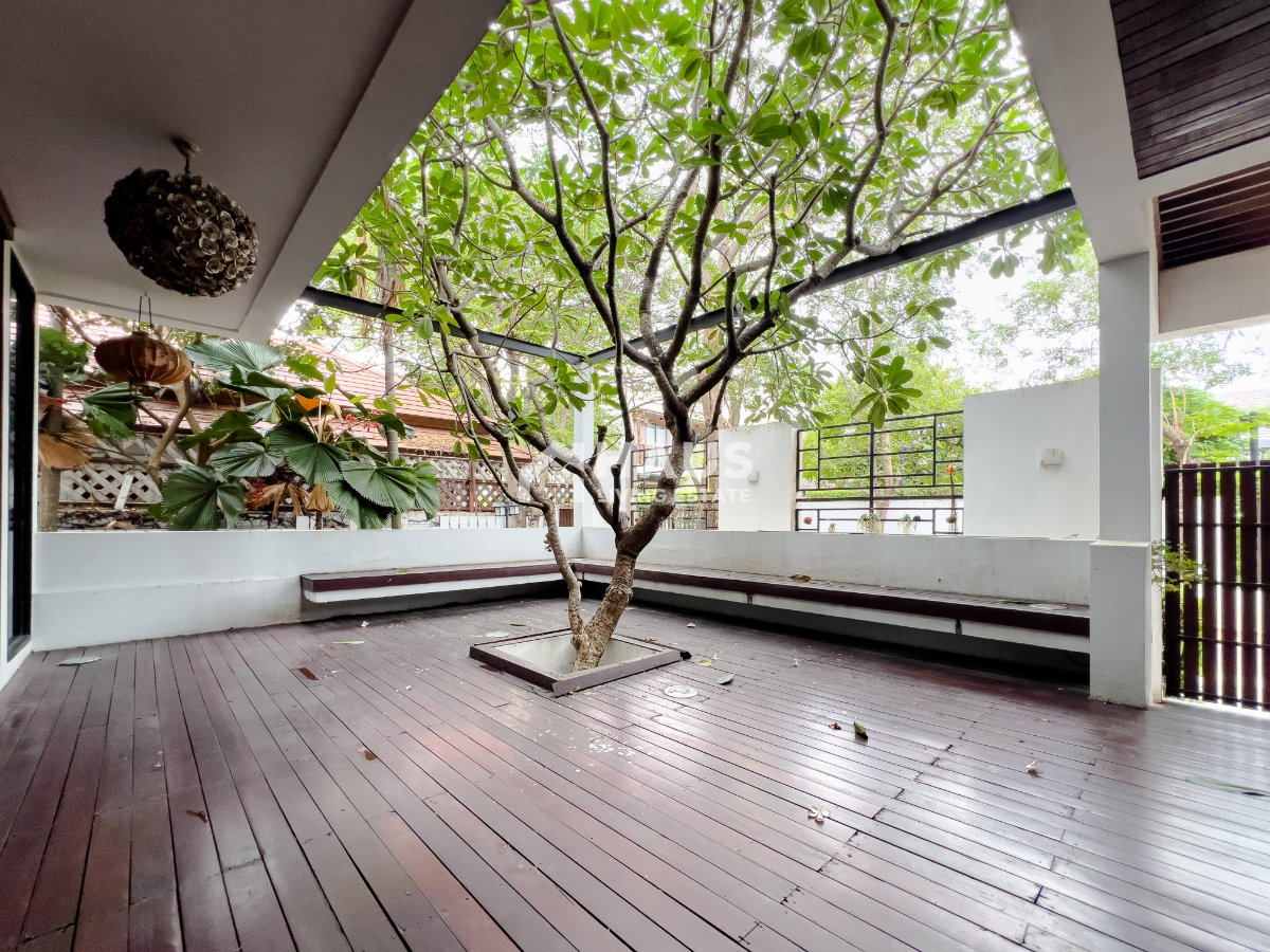 picture Beverly Hills Chaengwattana / 5 Bedrooms #HCWT055 - 20/54